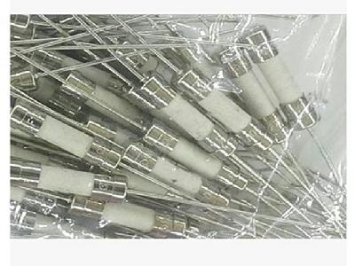 CẦU CHÌ SỨ 10A 250V 3.6X10MM CẦU CHÌ SỨ 10A 250V 3.6X10MM